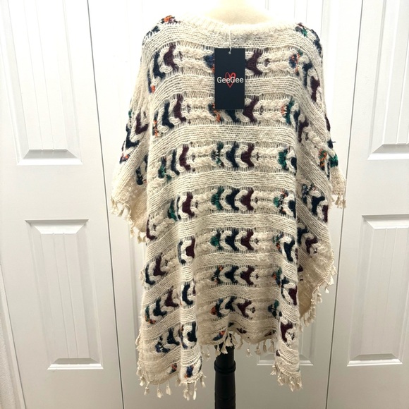 GeeGee Chunky Knit Colorful Tassel Poncho Size Large - Picture 12 of 15